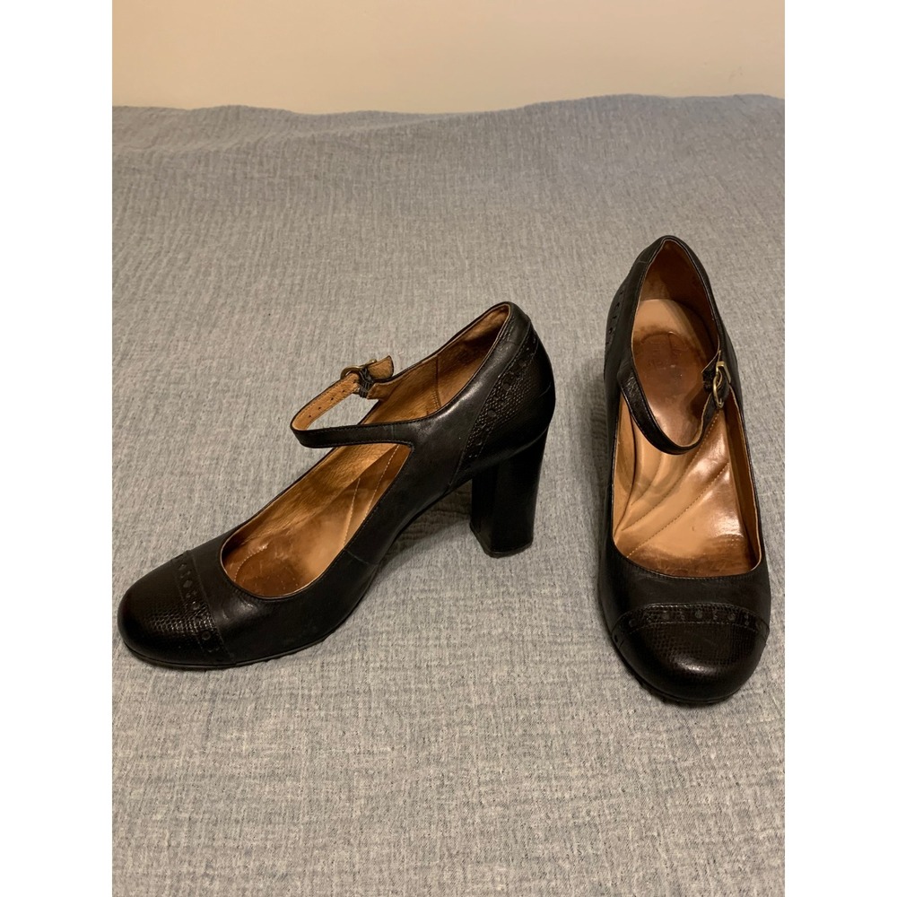Clarks Black Leather Mary Jane Heels Shoes Womens 10M Buckle‎ Strap Textured